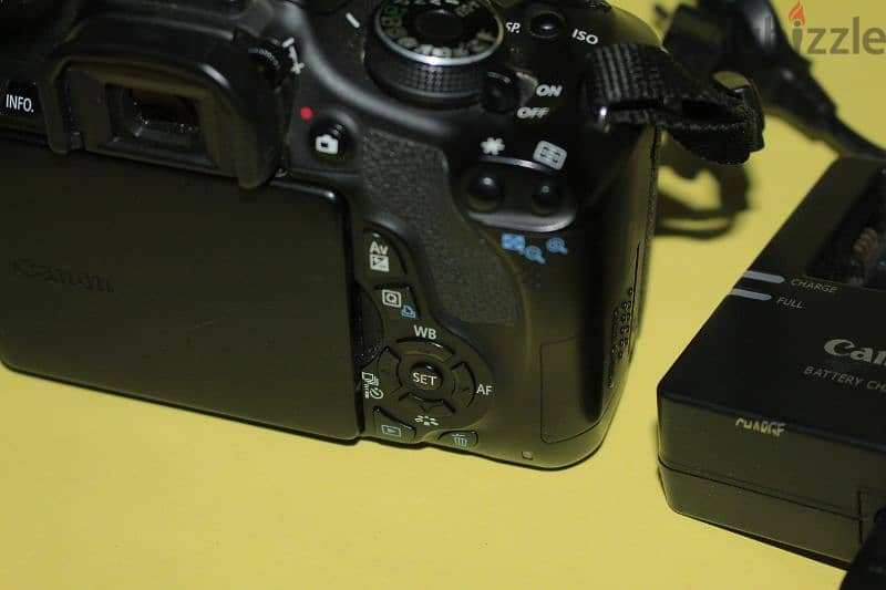 كاميرا كانون دي 600كسر الزيرو حرفياً معاها لينس 18-55 4