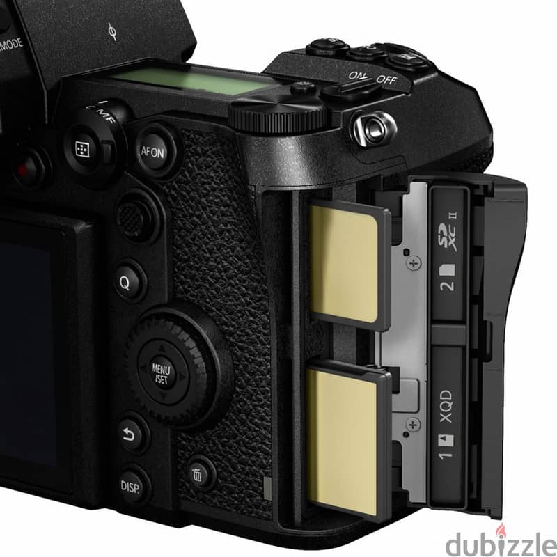 Panasonic - LUMIX S1R Mirrorless Camera (Body Only) - Black 3
