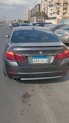عربية BMW 528 i موديل 2011 اعلى فئة فبريكه حالة ممتازة