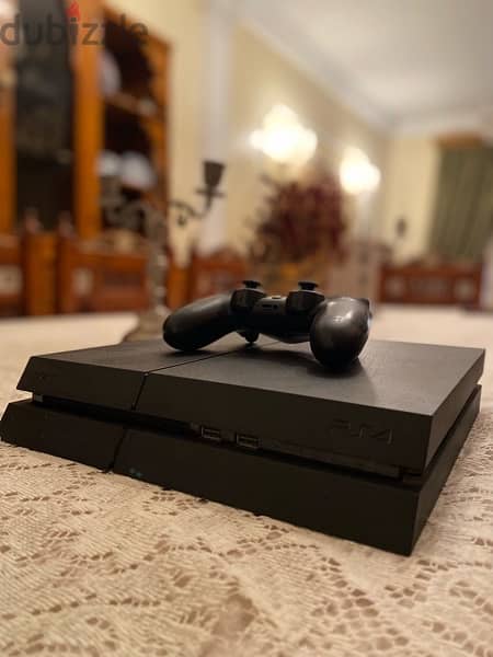 PlayStation 4 500GB with 1 Controller 1