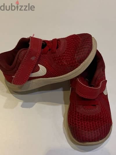 جزمة كوتشي Nike  اوريجينال من امريكا  بناتي او اولادي