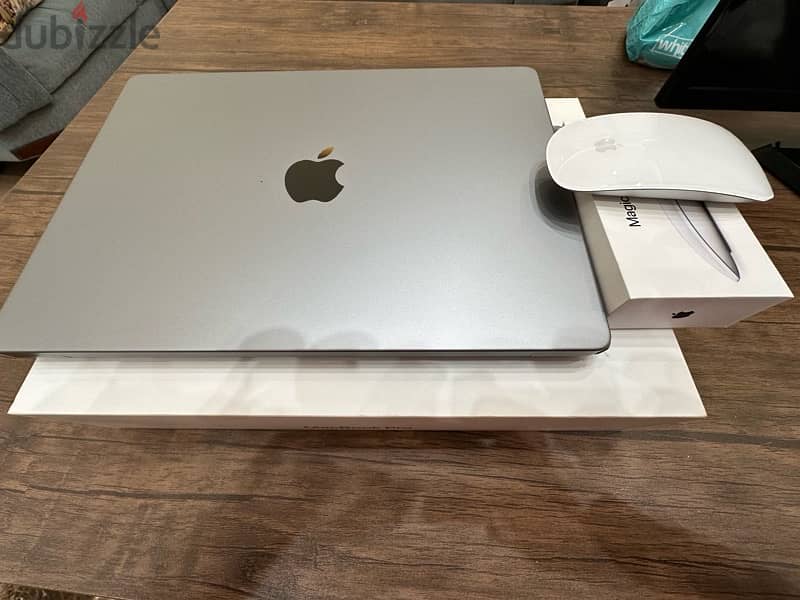 MacBook pro m1 pro 2021 14 inch 1T 4
