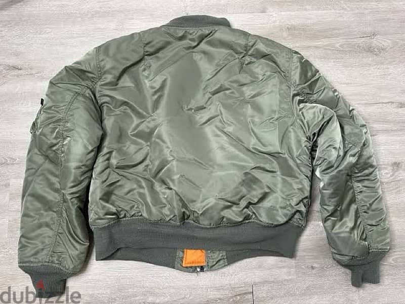 bomber jacket/Puffer jacket 1