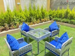 طقم حديقة حديد ومشدود شريط معالج ضد الشمس والمياه 4 كرسي+1تربيزة للبيع