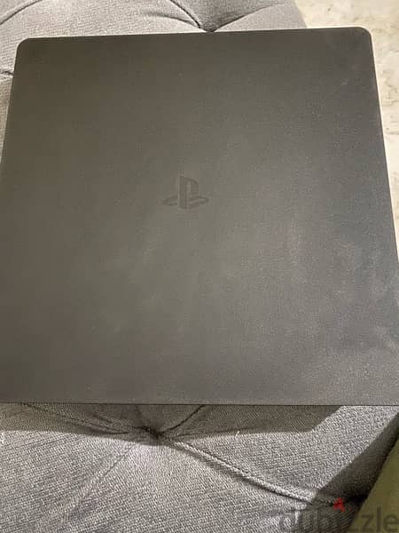 ps4 with fifa used like new 500G 8