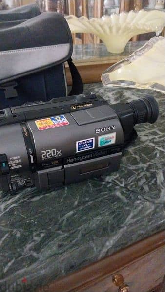 كاميرا تصوير فيديو سوني ديجيتال - Sony handycam 220×digital zoom 1