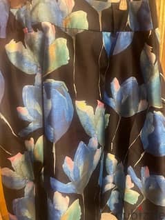 L size Skirt Silk & Floral