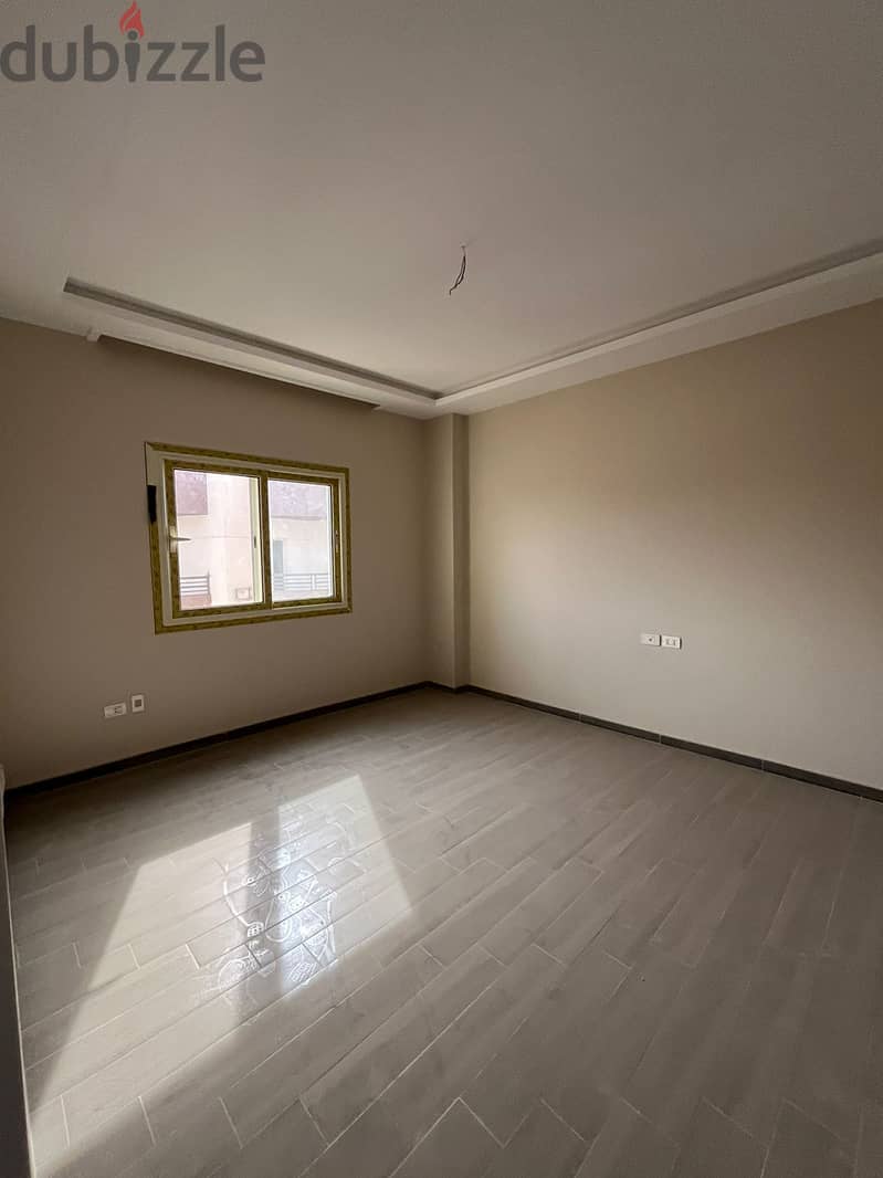 شقة للايجار اول سكن في الشيخ زايد كمبوند زايد هايتس مدخل زايد 3 6