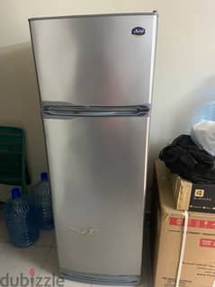 ثلاجة ايديال تلاجة  12 قدم كالجديدة refrigerator