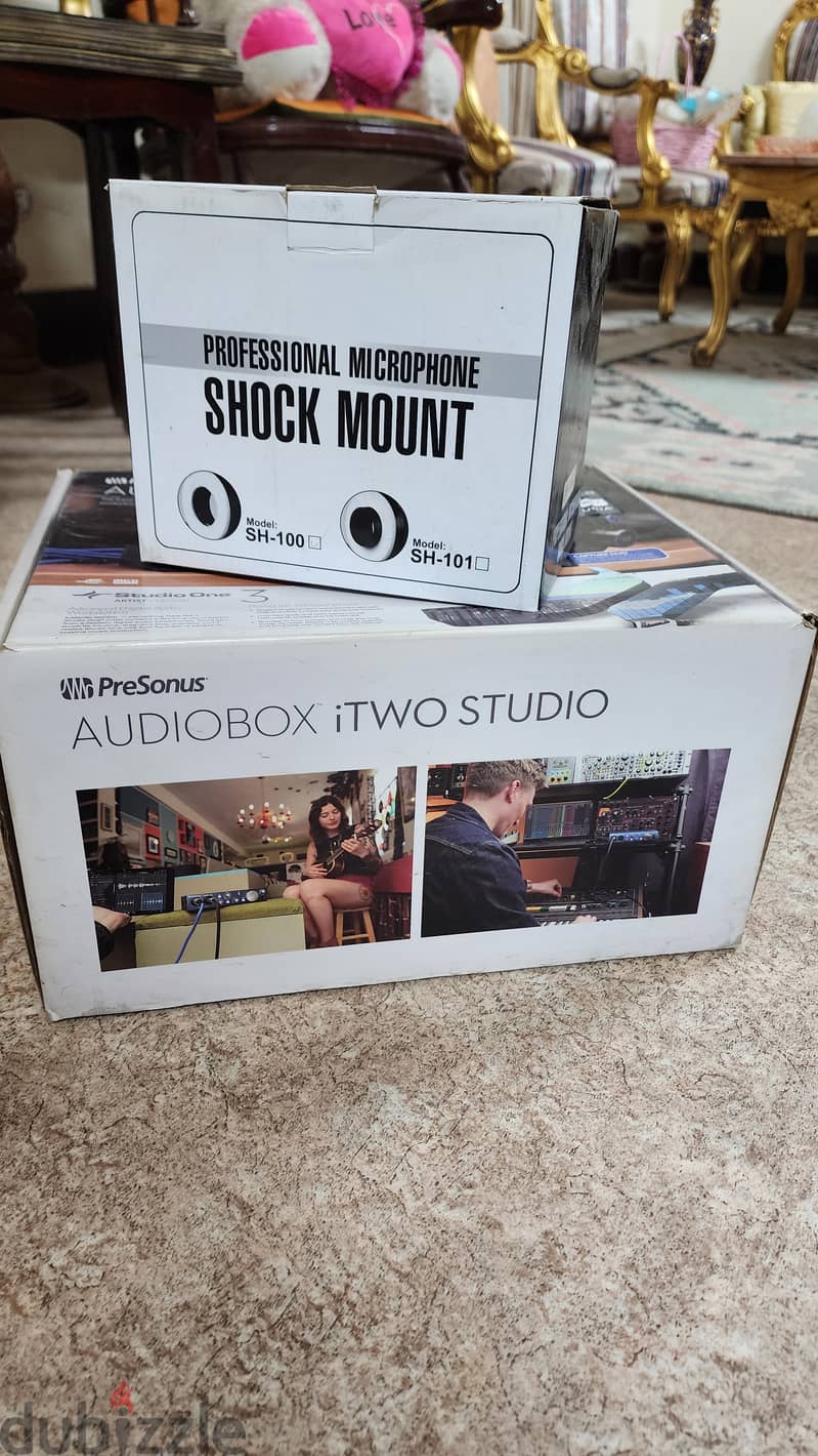 Audiobox ITow Studio مايك استوديو 2