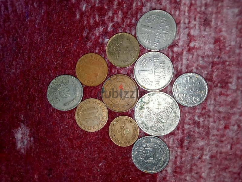 مجموعة من العملات معدنية قديمة 9