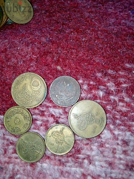 مجموعة من العملات معدنية قديمة 17