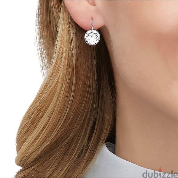 a pair of Swaroviski earrings 2
