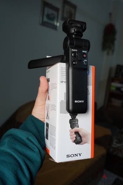 Sony Shooting Grip With Wireless Remote Commander GP-VPT2BT 7