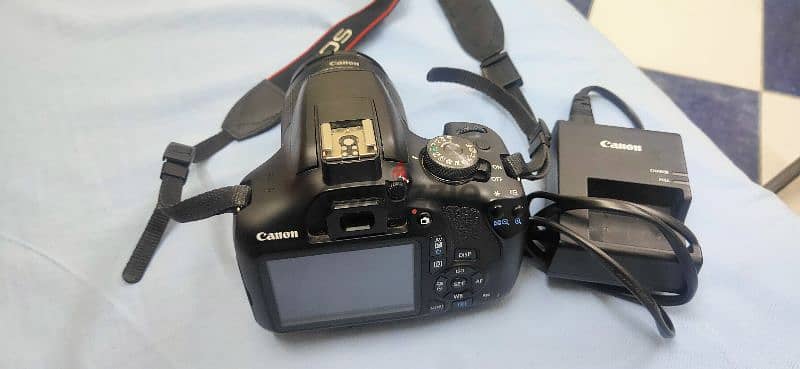 Canon EOS 2000D 2