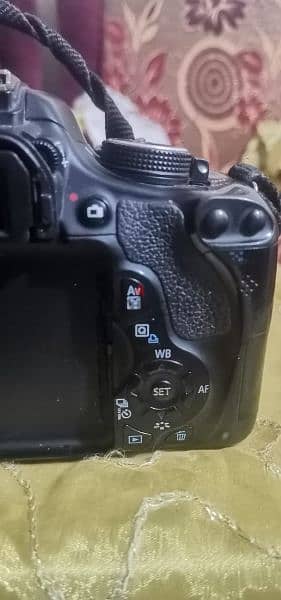 للبيع كاميرا Canon 600D 2