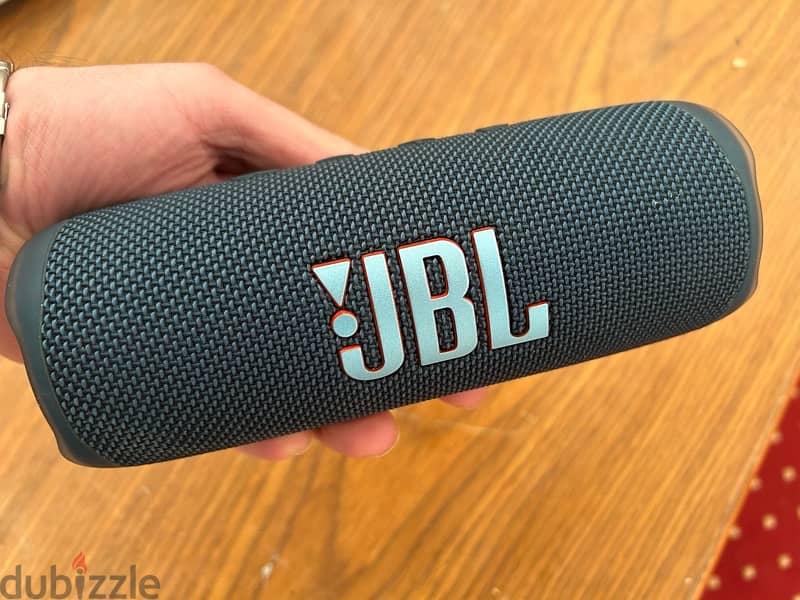 JBL Flip 6 Speaker like new. 3