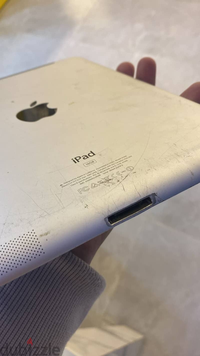 Apple Ipad with box -  ايباد بحالة ممتازة 2