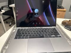 macbook 2020 13inch 256g with a very very good condition like new