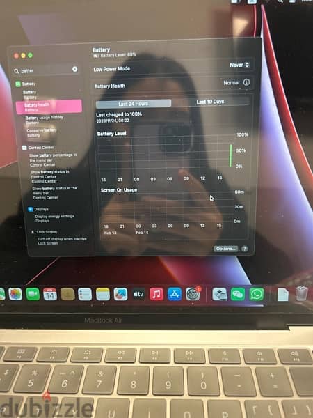 macbook 2020 13inch 256g with a very very good condition like new 2