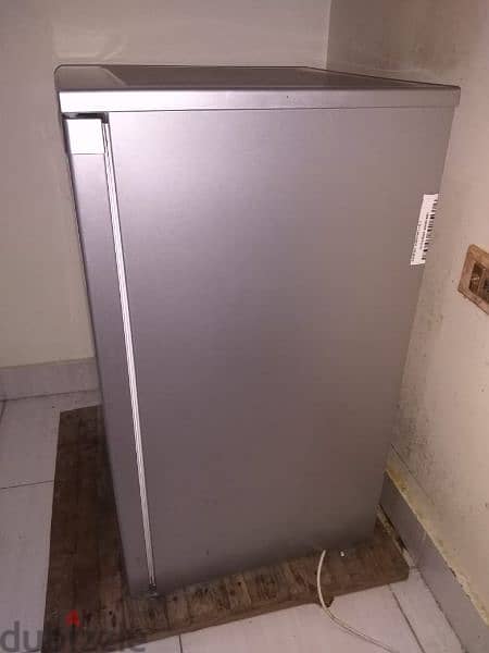 white point  refrigerator is good quality selling for travel purpose 8