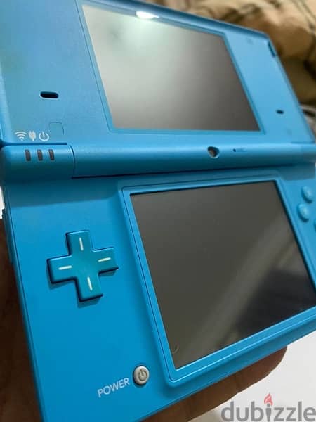 Nintindo DSi perfect condition as new 6