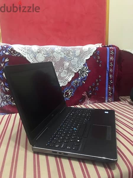 Laptop Dell q7 i6 3