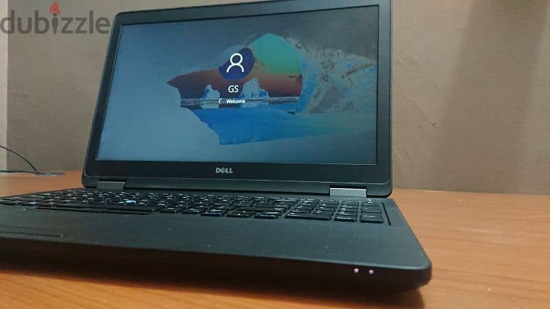 laptop Dell latitude 5570 9
