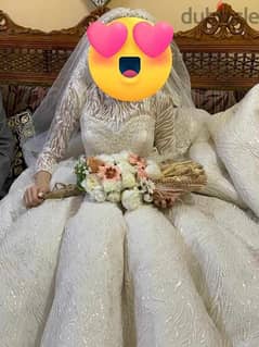 سواريه فستان زفاف بحالته جيده
