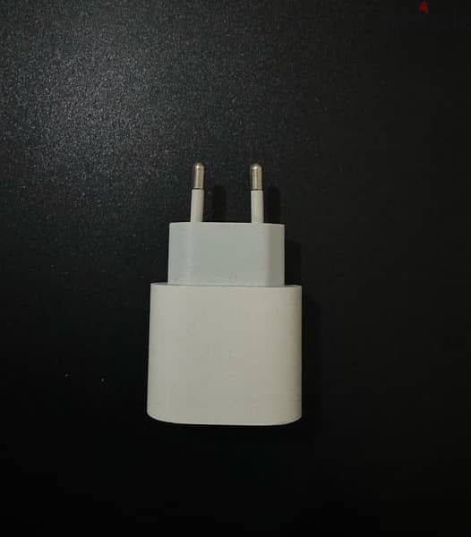 Apple 18W USB-C Power Adapter 2