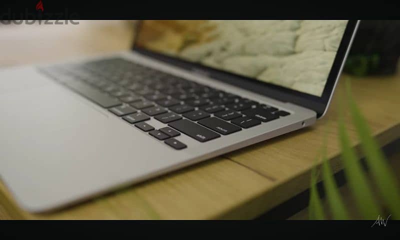 MacBook Air M1  NEW جديد لم يفتح بالضمان 5
