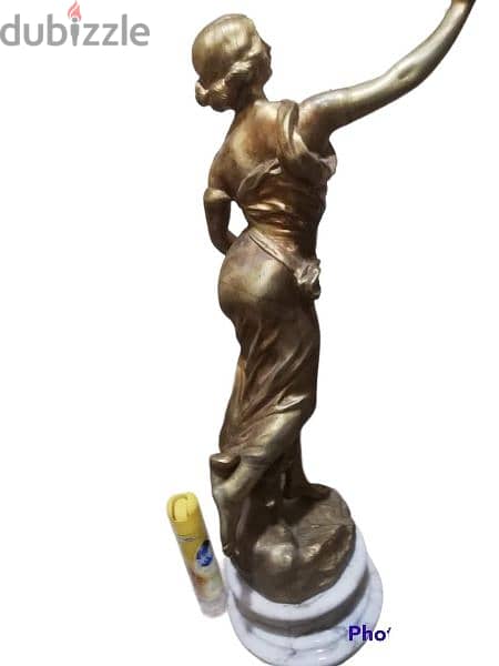 تمثال نحاس ايطالي طلاء ذهب ممضي ضخم علي مرمر فوق50 كيلو ارتفاع 86سم 5