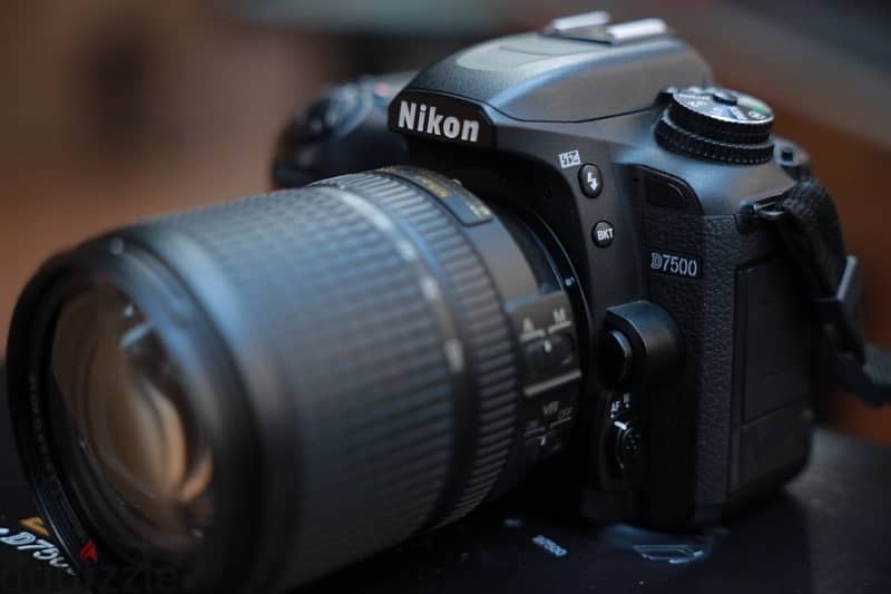 Nikon D7500 + 18-140 4