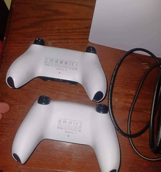 playstation 5 with 2 controllers like new 4