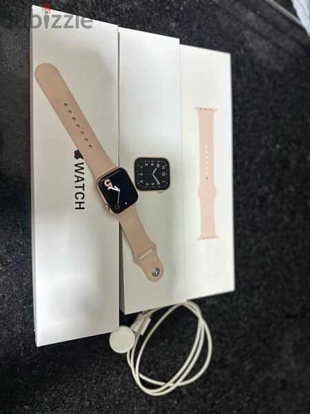 Apple Watch SE (1st gen) - 40MM, Pink 2