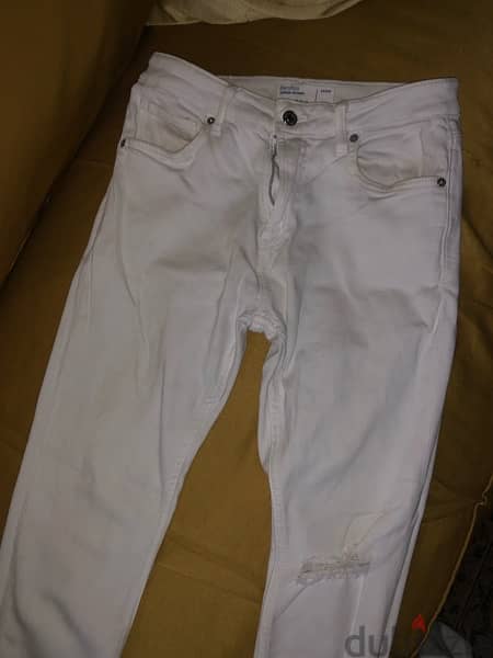 Bershka White jeans بنطلون جيتز ابيض 1