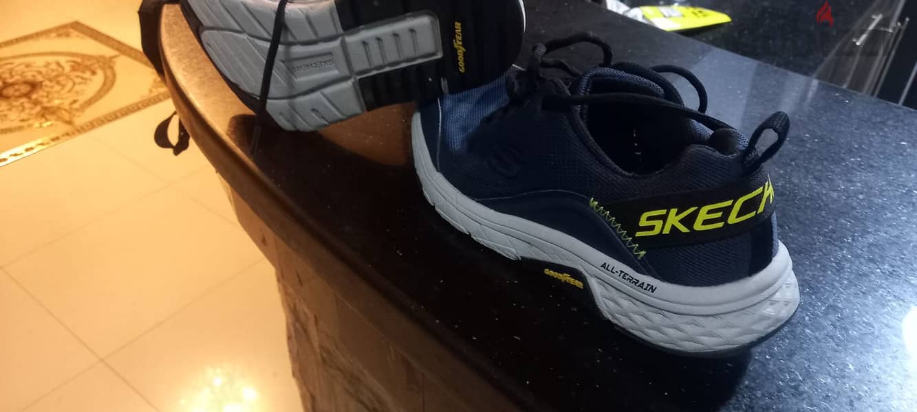 SKECHERS original size 42 0