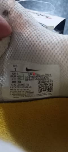 nike original اصدار محدود  size 40