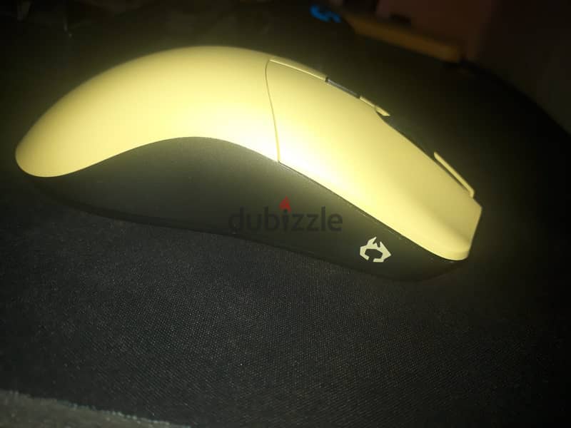 Glorious Model O Pro Golden Panda Gaming Mouse 5