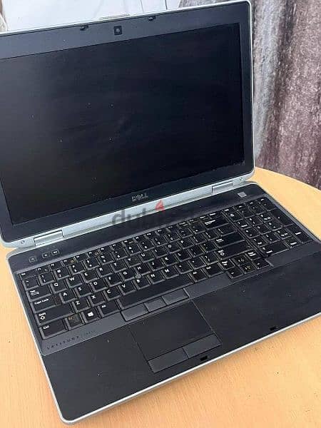 Dell Latitude E6530 0