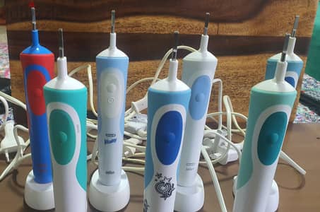 فرشاة أسنان كهربائية براون تعمل بالشحن ألماني Electric Toothbrush