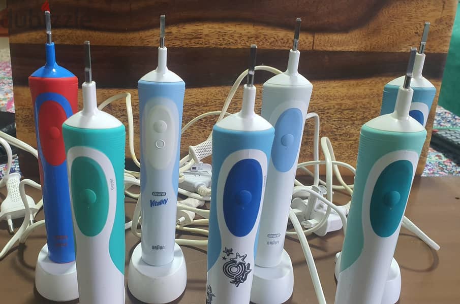 فرشاة أسنان كهربائية براون تعمل بالشحن ألماني Electric Toothbrush 0