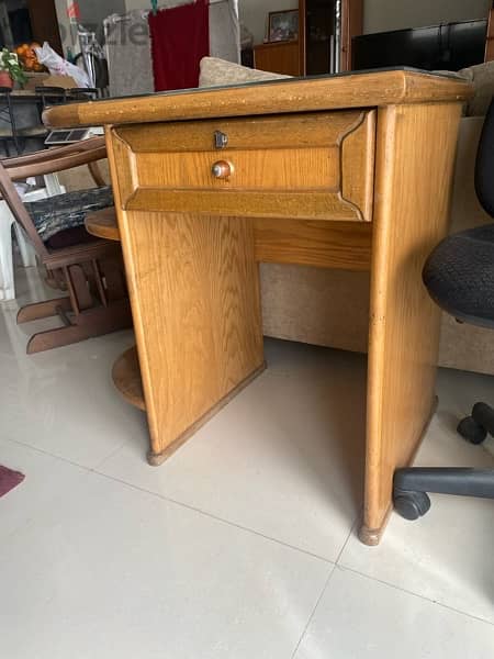 Hard Wood Desk - مكتب خشب أرو 2