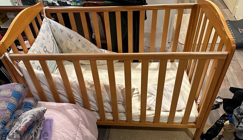 Mother care Bed original like new 1