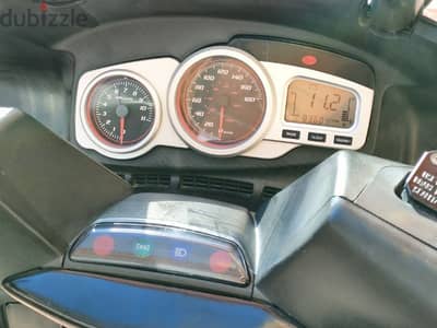 اسكوتر ايطالي 300cc للبيع