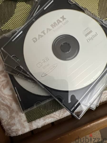 brand new CD-RW Dfferent makes 2