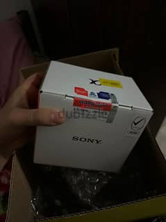 Sony ZVE10 new with kit lens