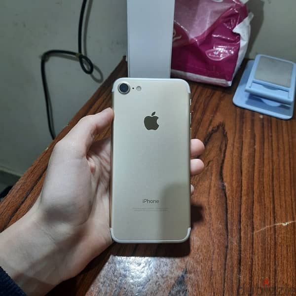 Iphone 7 used but in a good condition 1
