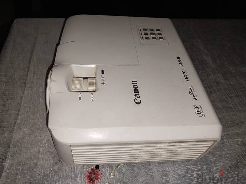Canon projector for sale  بروجيكتور 1