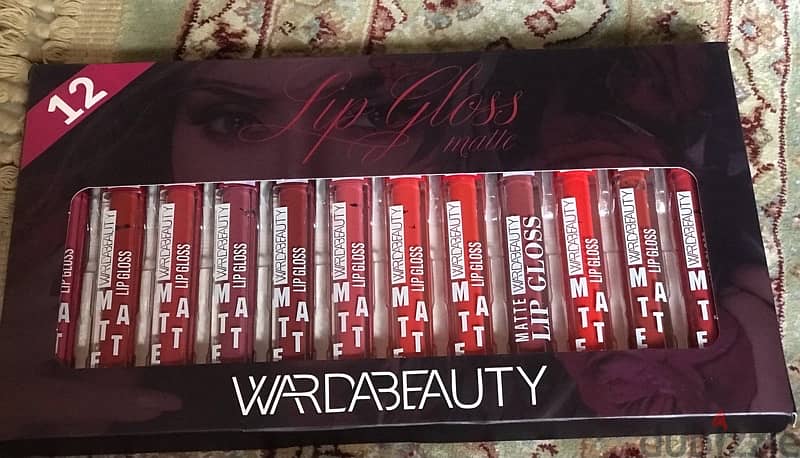 مجموعه lip gloss 0